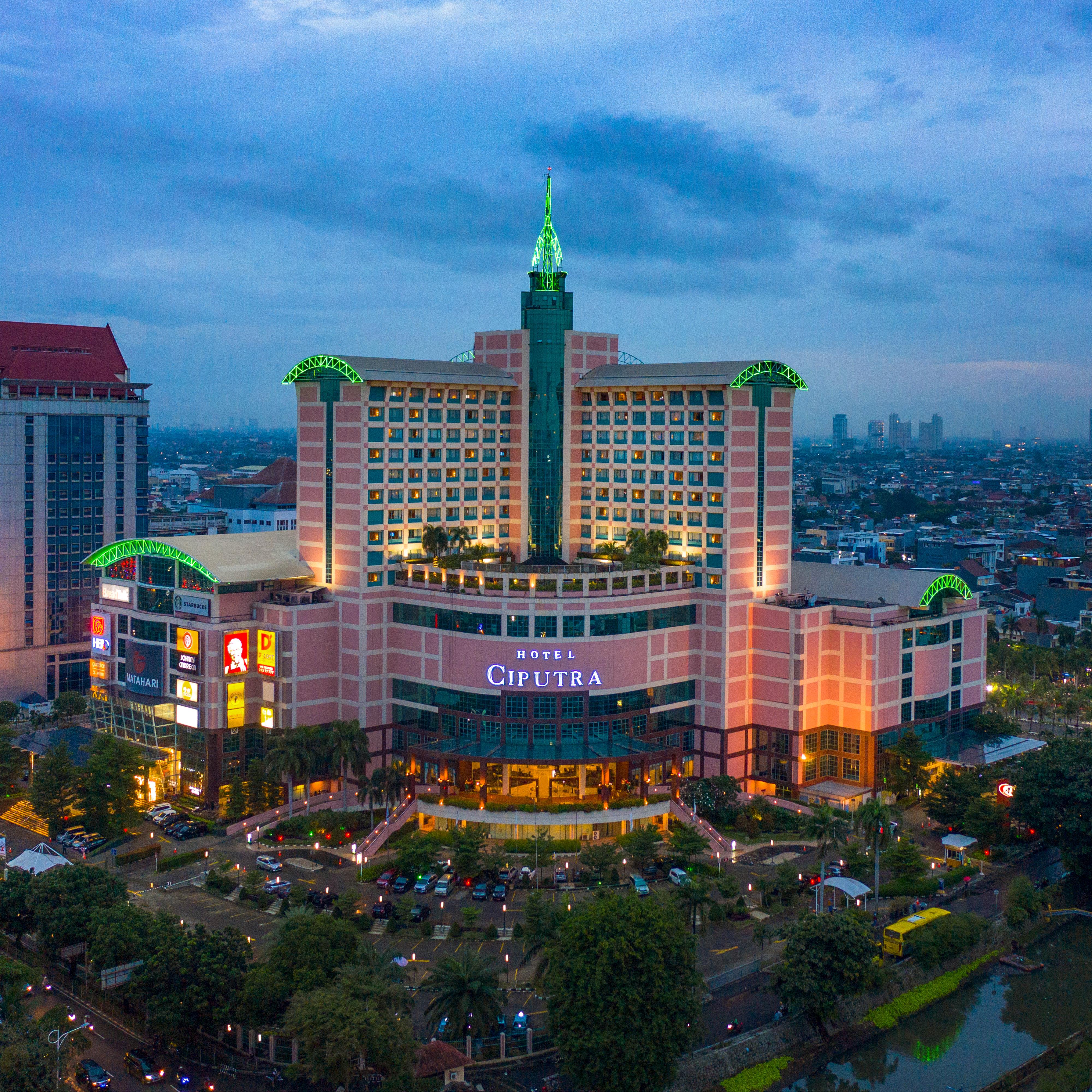 Hotel Ciputra Jakarta Managed By Swiss-Belhotel International Экстерьер фото