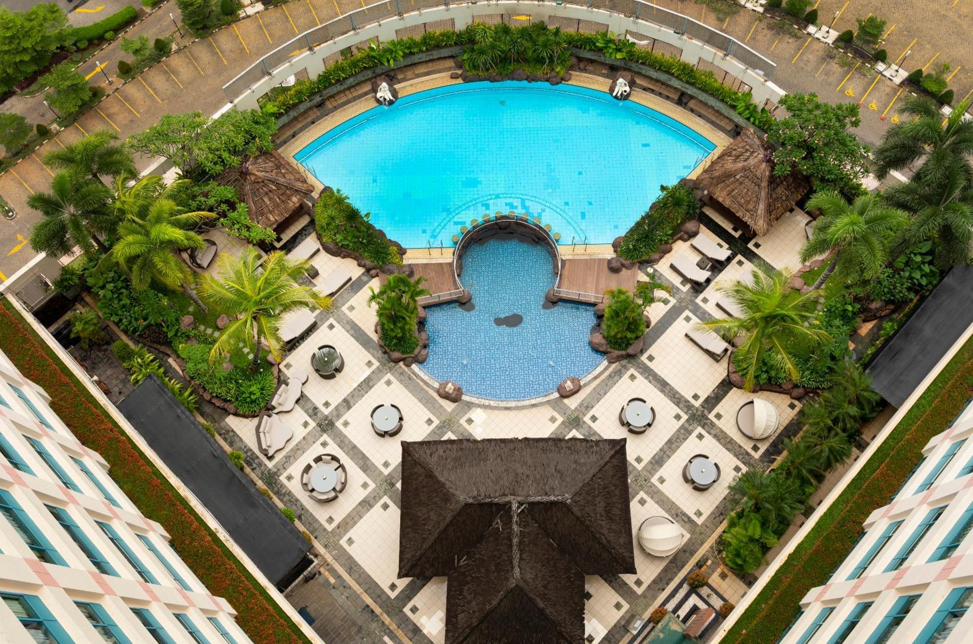 Hotel Ciputra Jakarta Managed By Swiss-Belhotel International Экстерьер фото